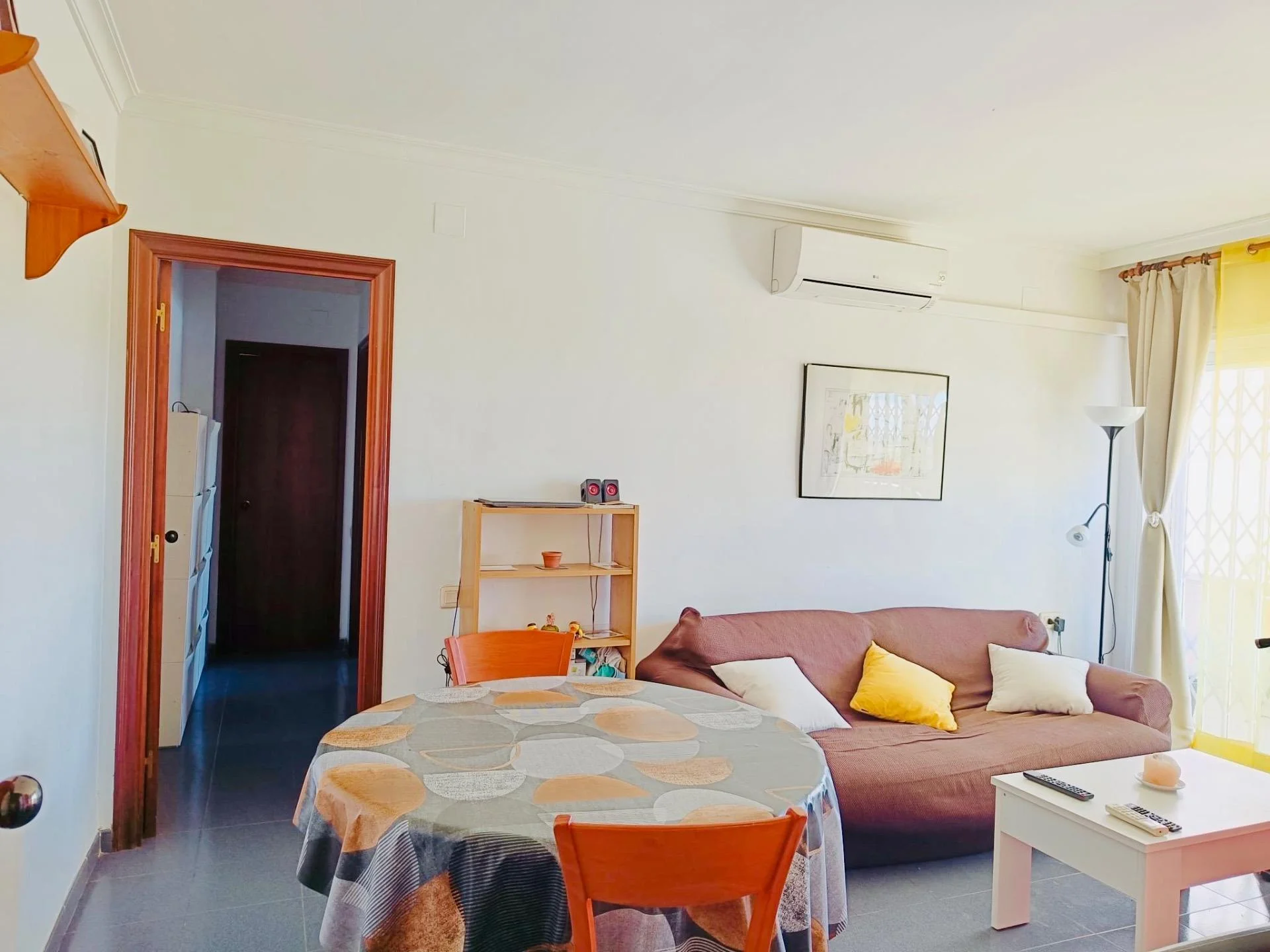 Piso costero en planta baja, 2 habitaciones
