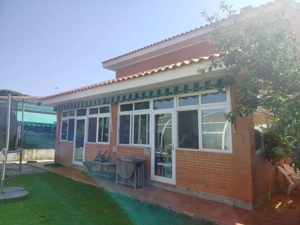 Chalet independiente con piscina privada
