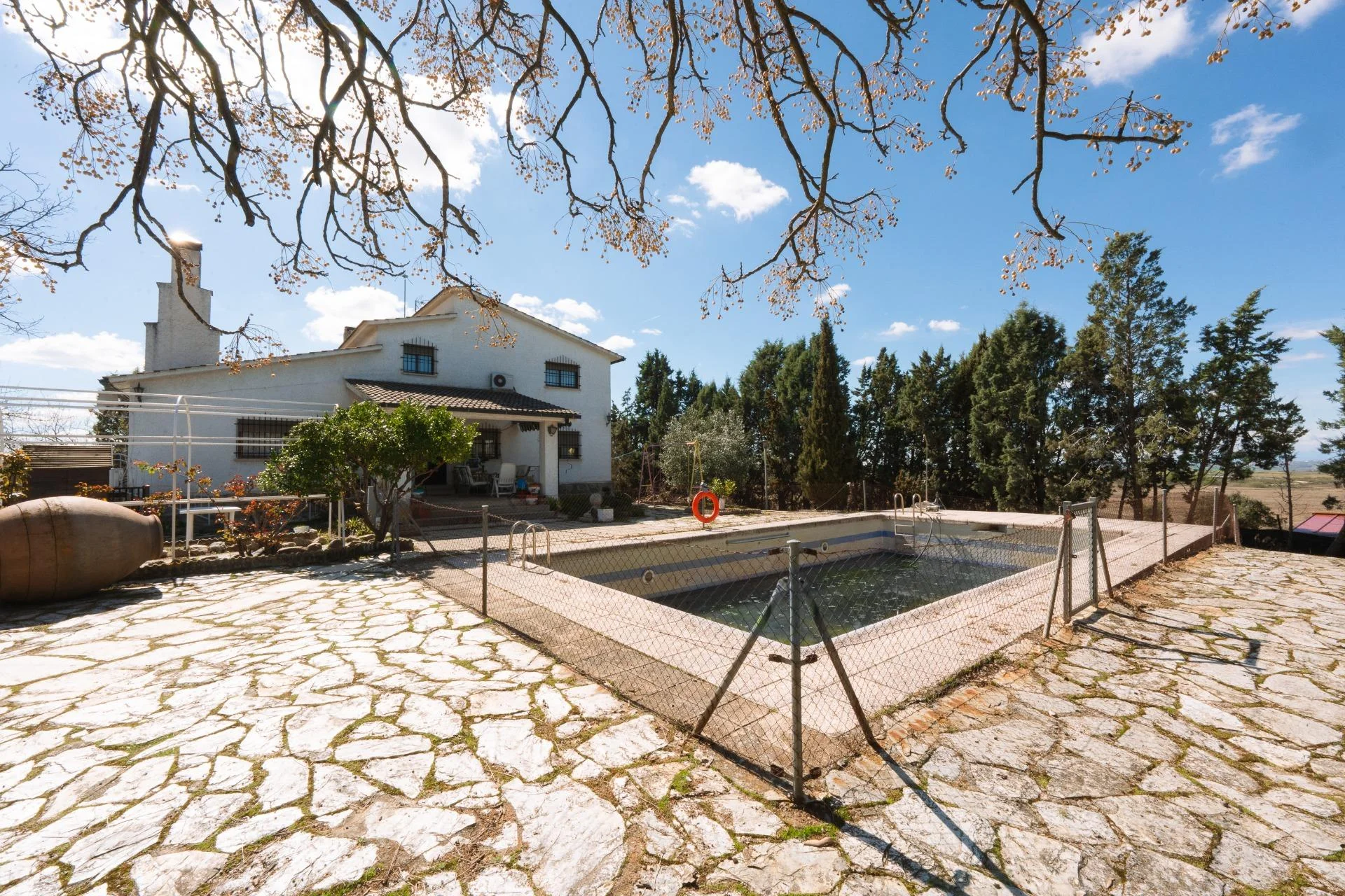 Three-floor rural villa with pool
