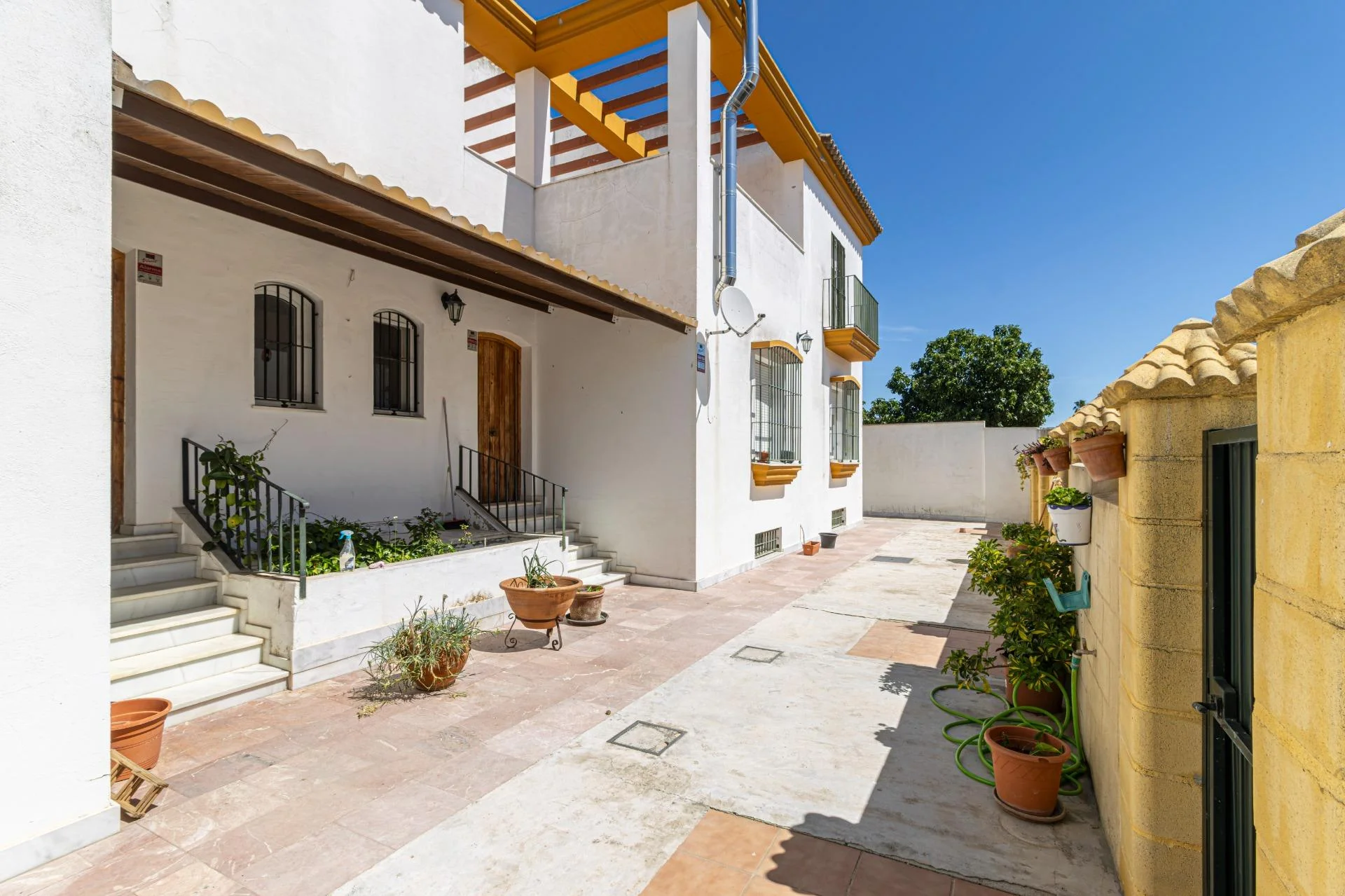 Casa nueva de tres dormitorios cerca de la playa