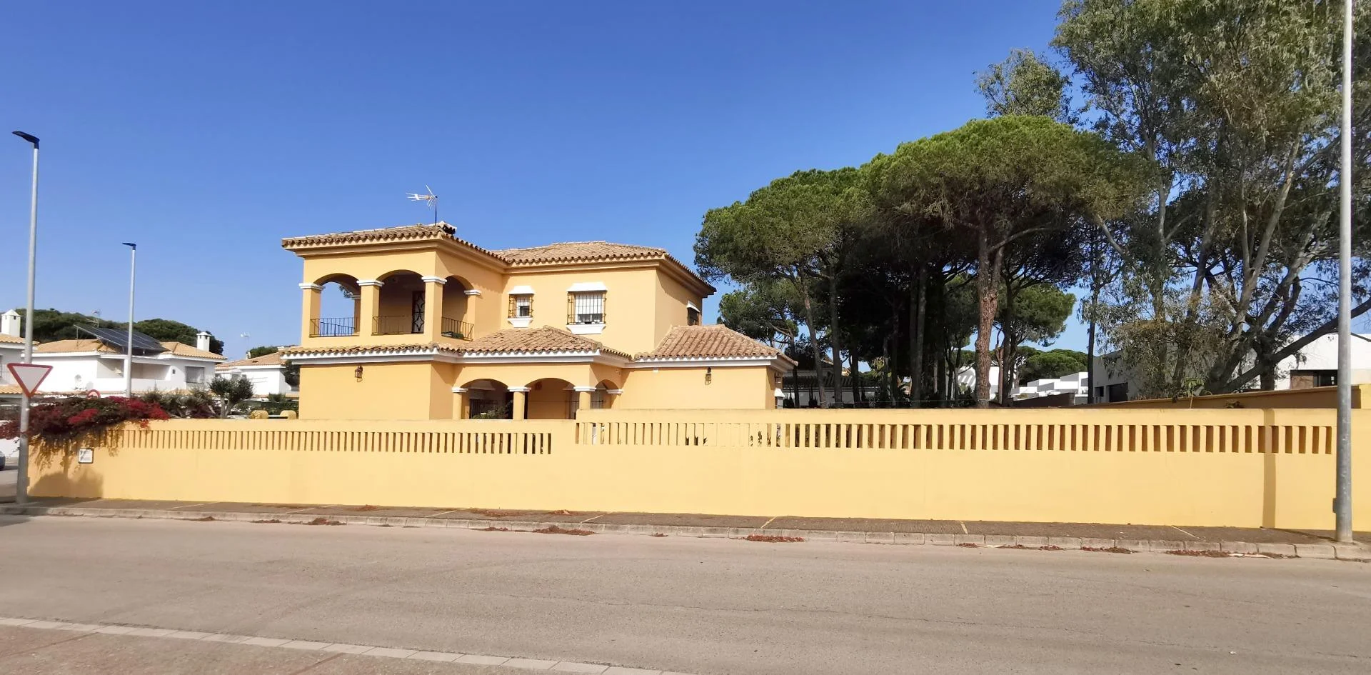 Chalet cerca de la costa con parcela de 582 m²