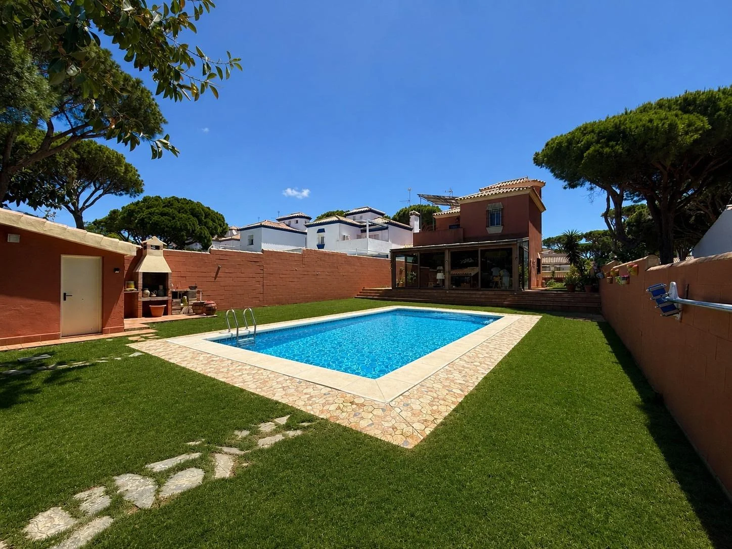 Chalet cerca de La Barrosa con piscina