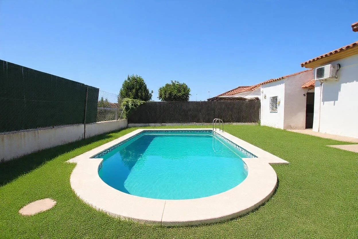 Chalet de una planta con piscina privada