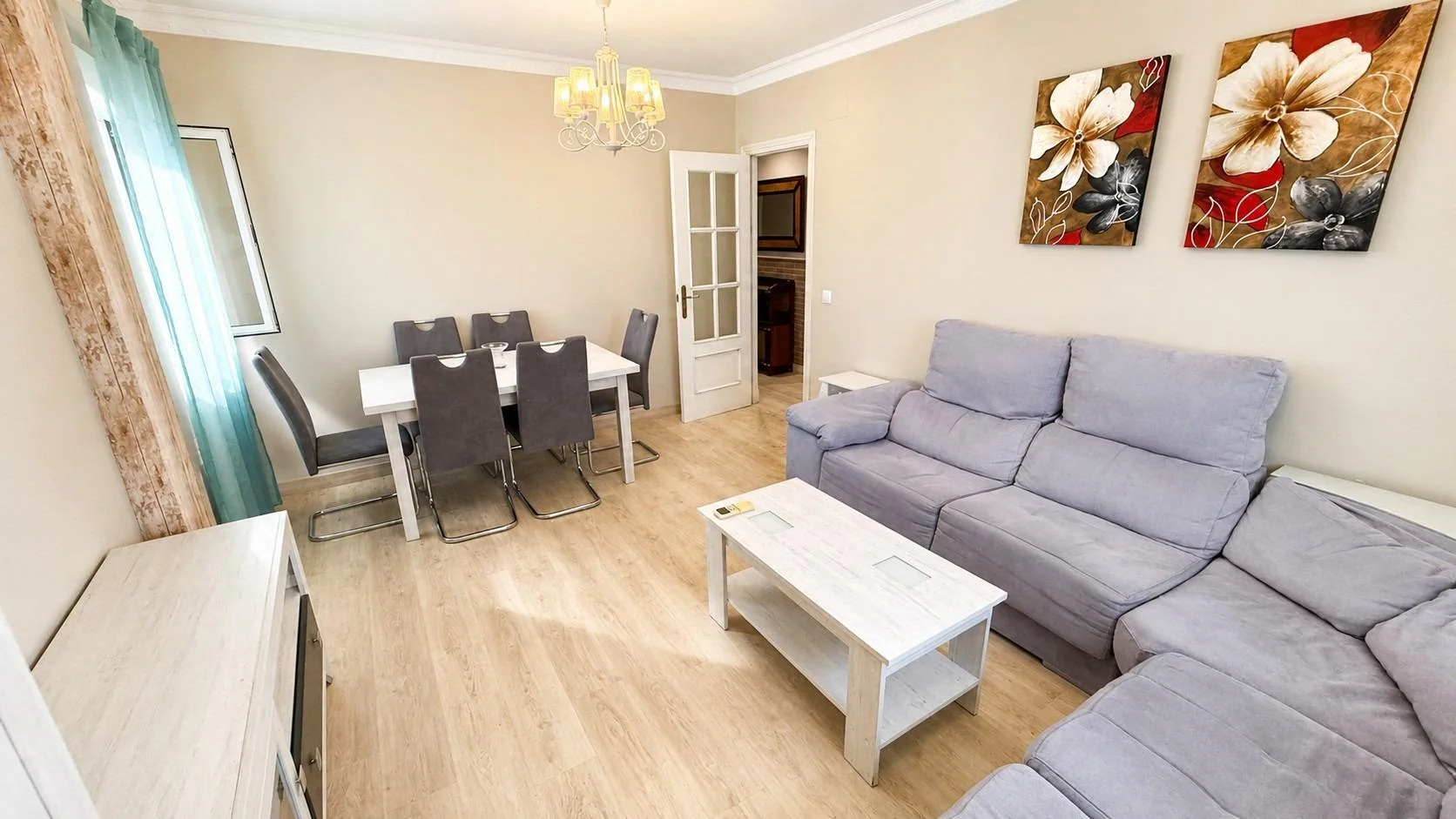 Piso reformado en Chiclana con azotea privada