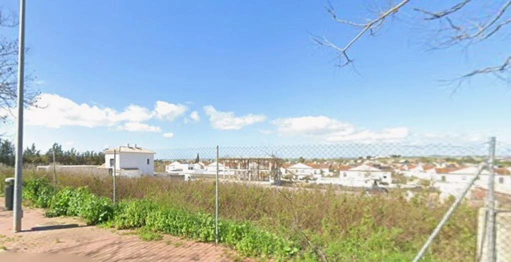 Parcela urbana junto al campo de golf, 500 m²