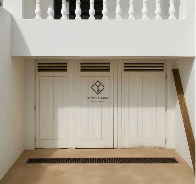 Spacious basement garage in Cala Blanca