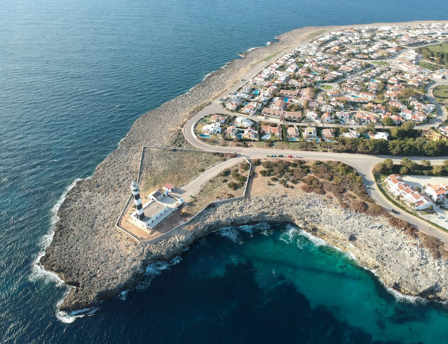 Solar en zona comercial de Cap d'Artrutx