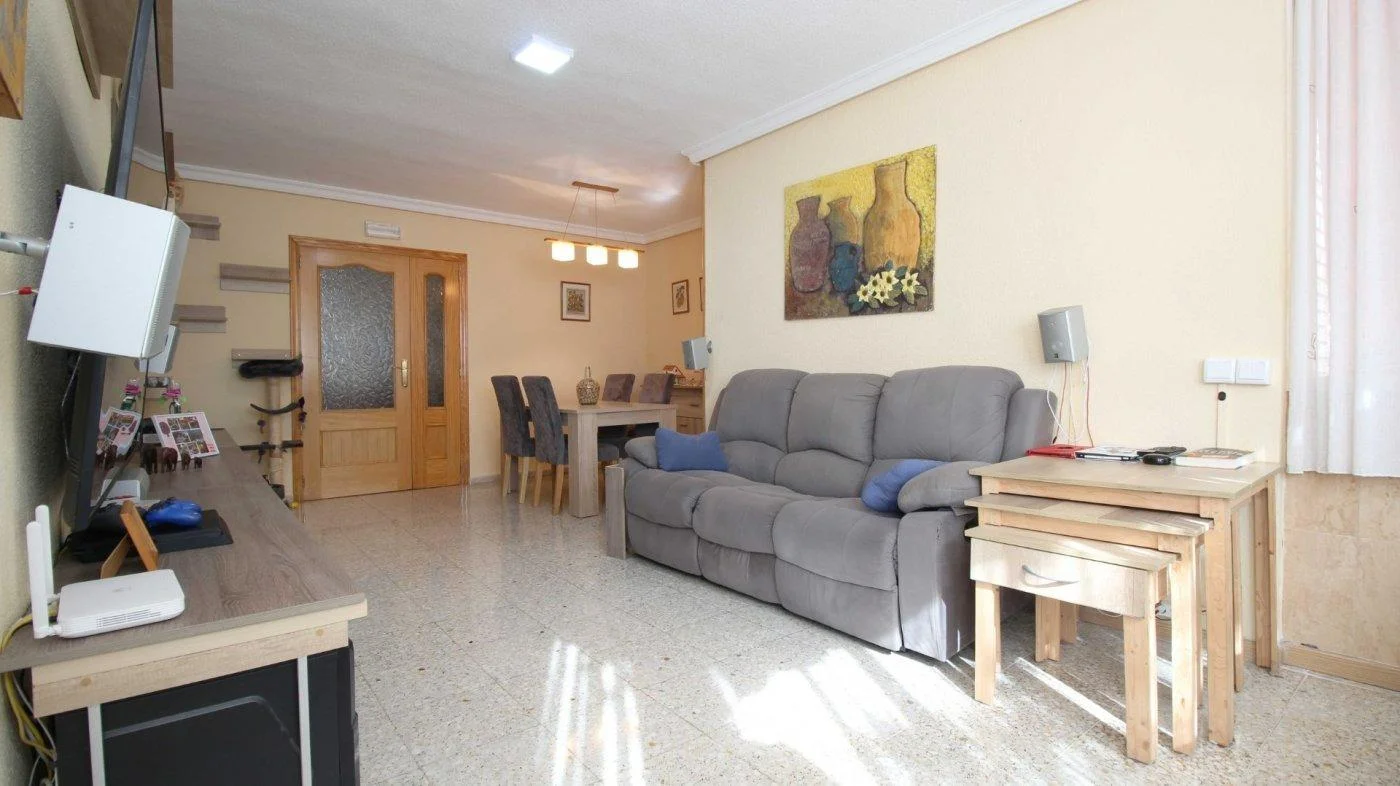 Piso en buen estado en Alicante, 4 dormitorios