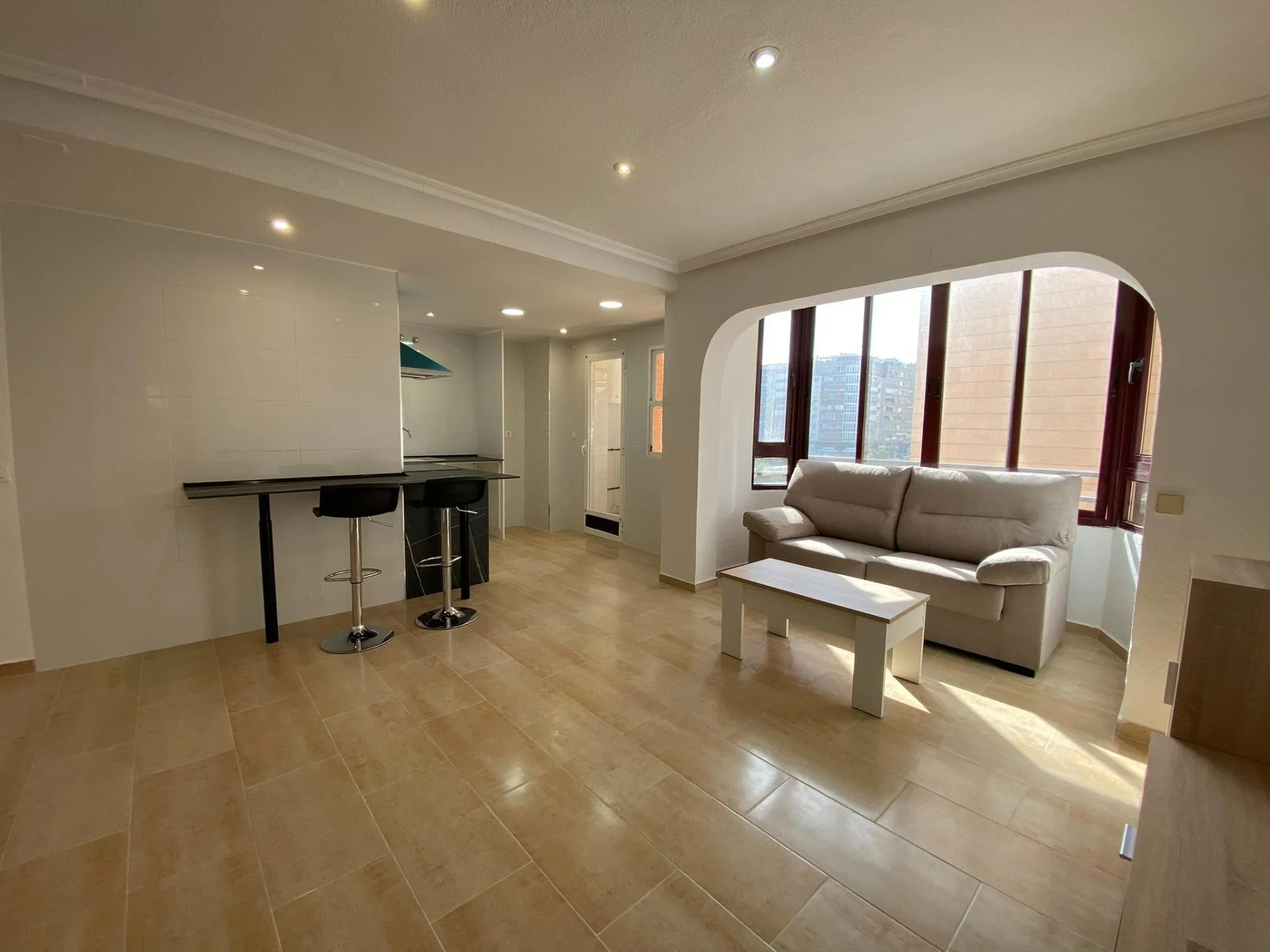 Piso de tres dormitorios cerca de Playa San Juan
