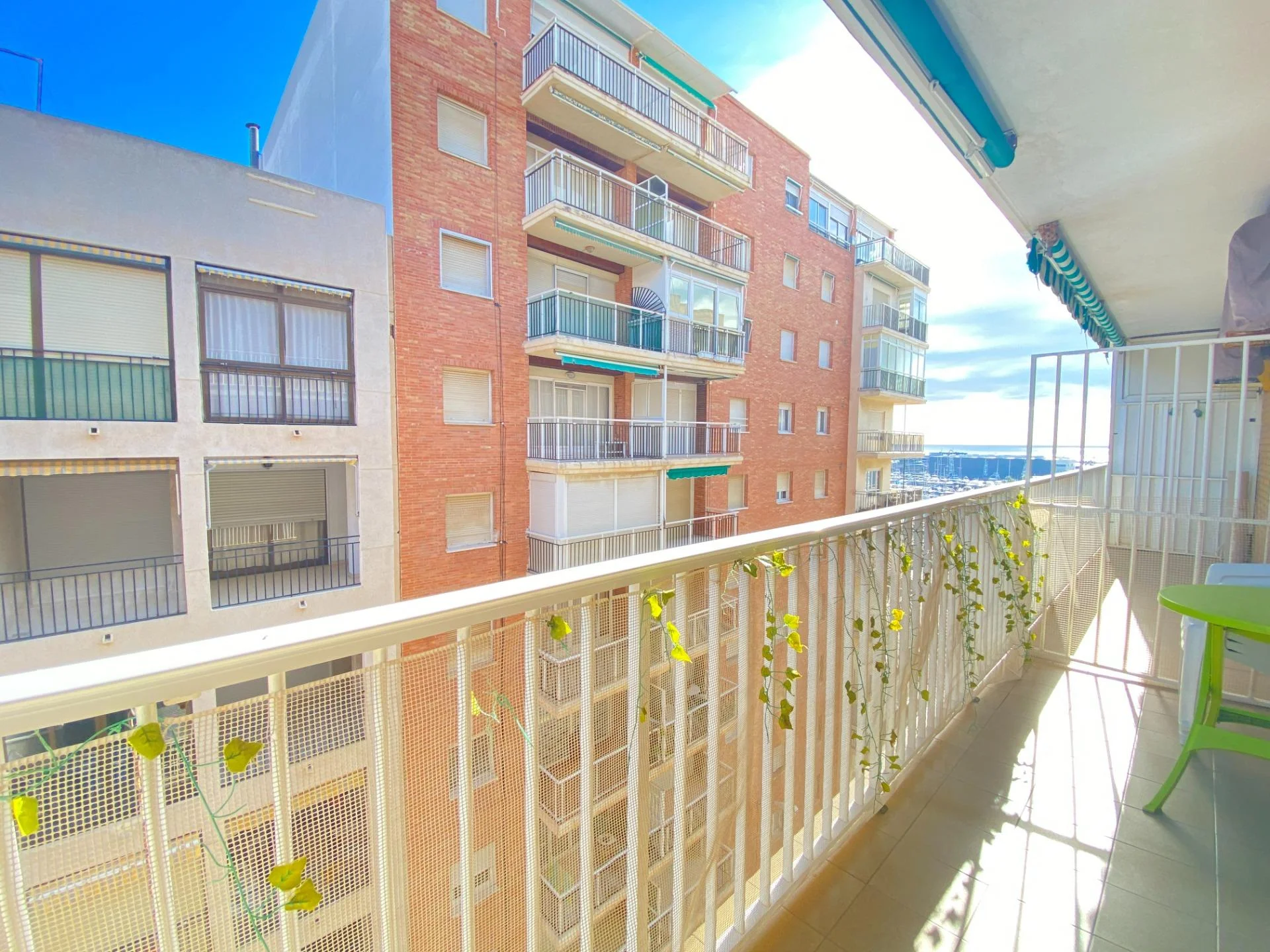 Seventh-floor harbour-view flat, 3 bedrooms
