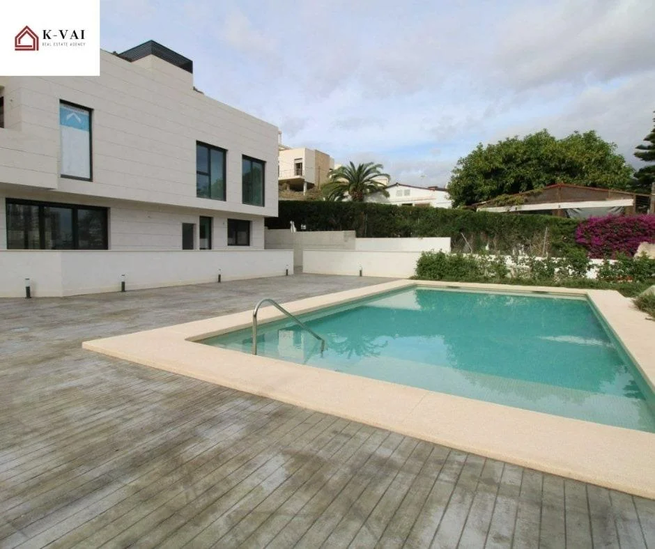 Casa de obra nueva en Playa San Juan, 336 m²