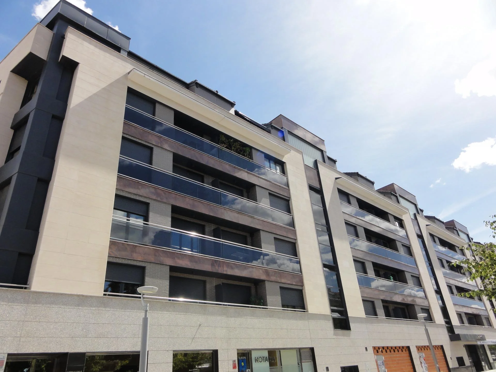 Local comercial exterior de 157 m²