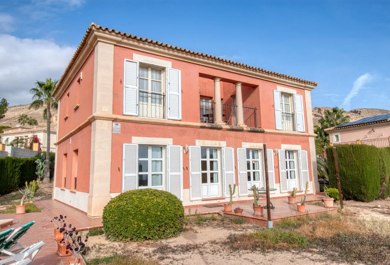 Sierra Cortina villa, 4 bedrooms, pool