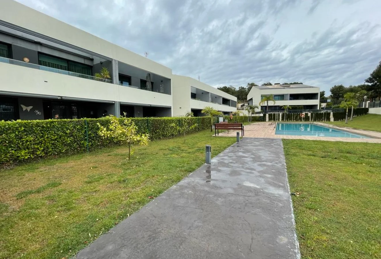 Apartamento moderno en Albir con terraza