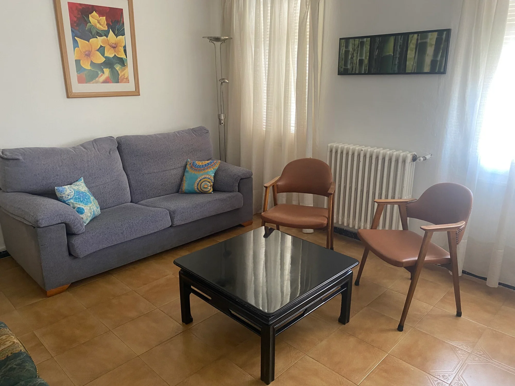 Central four-bedroom dwelling to renovate