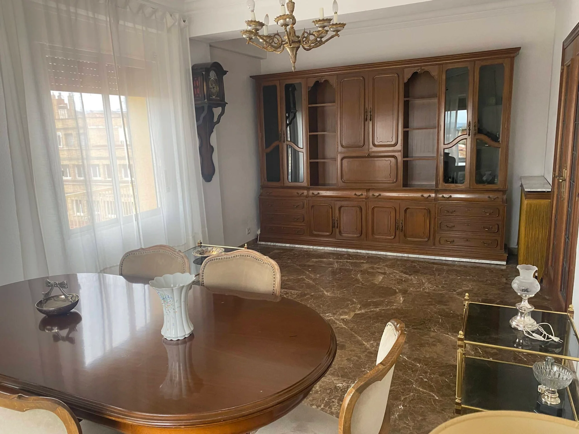 Bright five-bedroom flat in Huesca