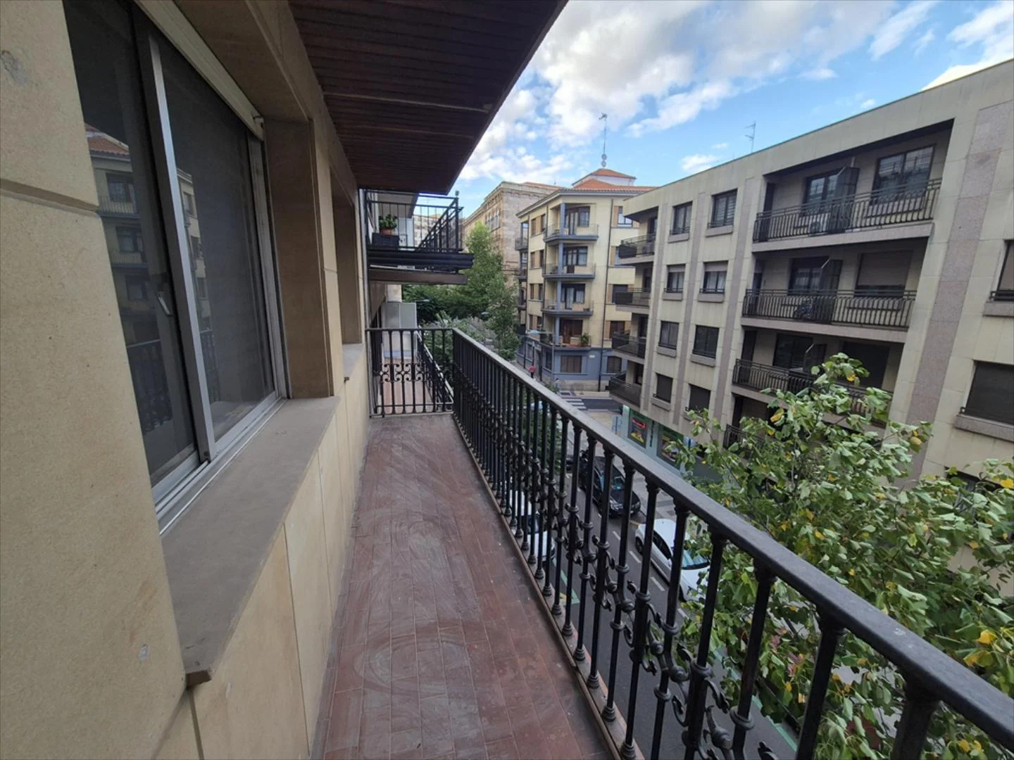 Piso para reformar junto a Alamedilla, cuatro dormitorios