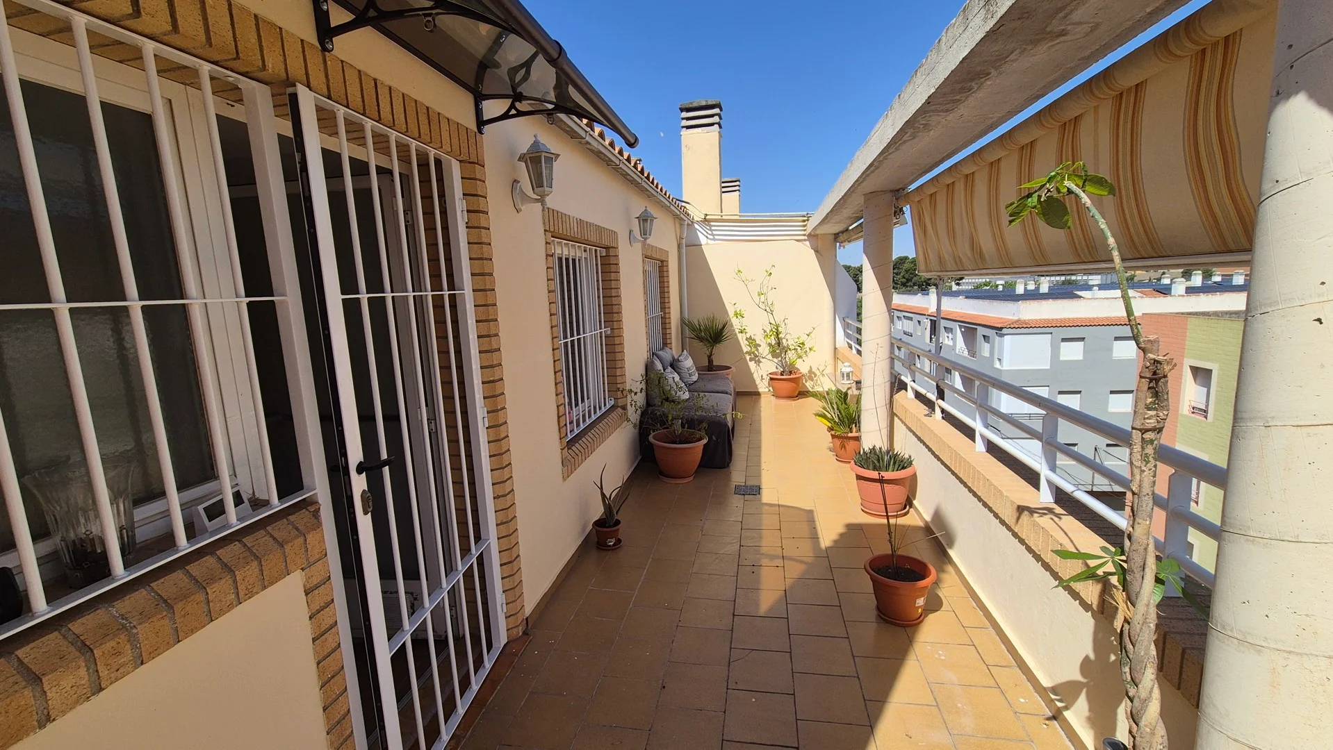 Ático esquinero con terraza de 52 m²