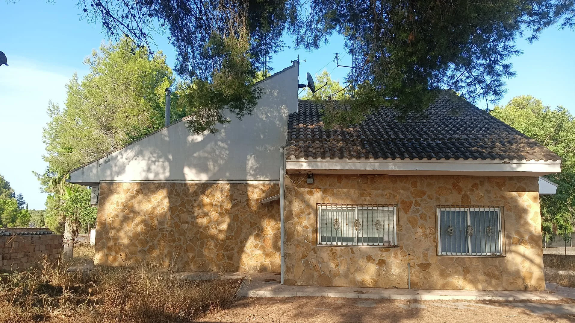 Chalet mediterráneo con piscina privada