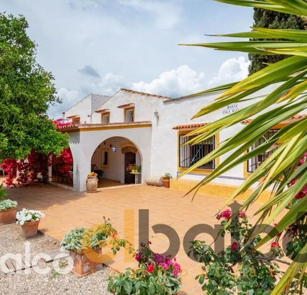 Xalet privado con piscina y gran parcela