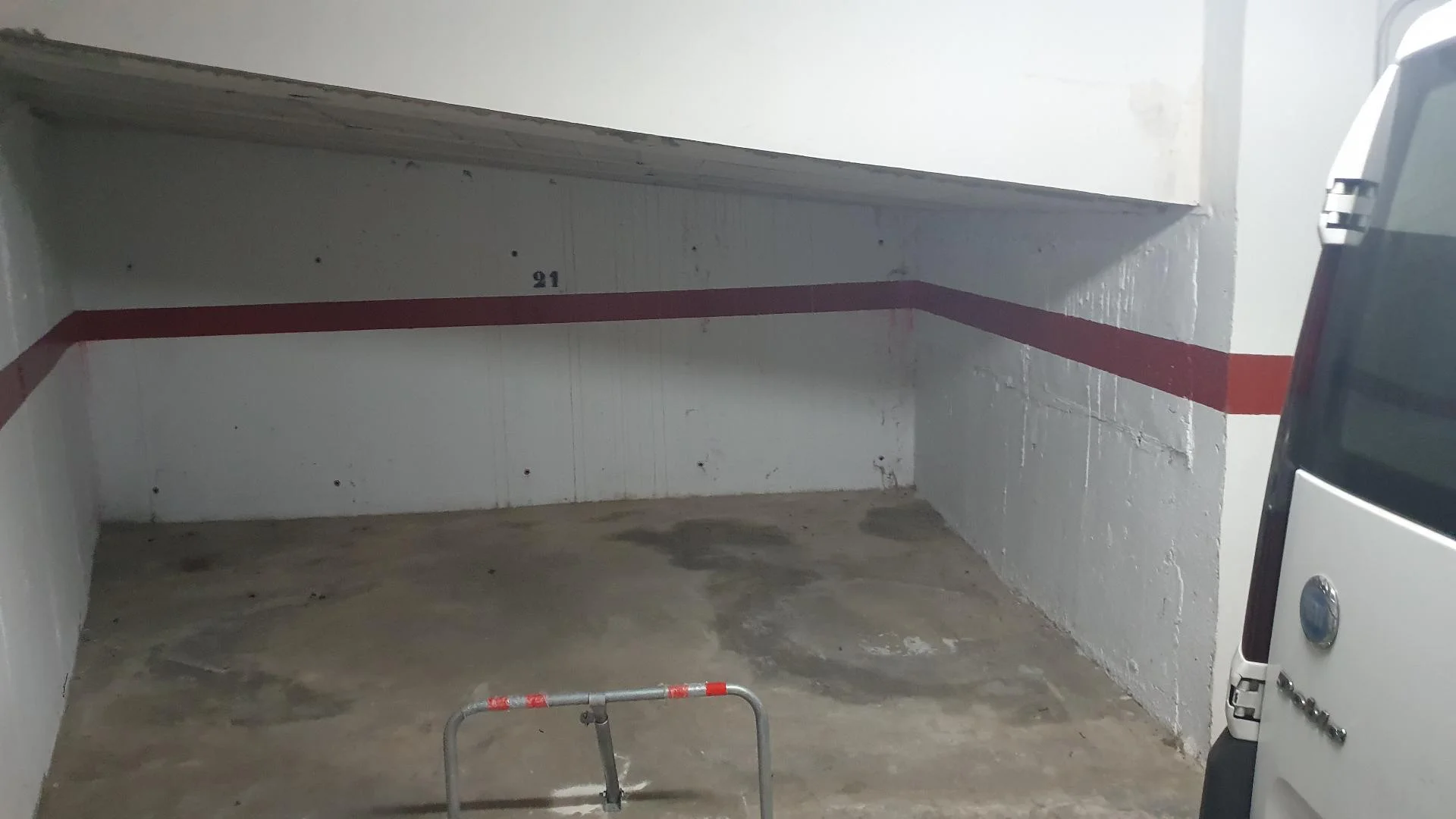 Garaje en sótano en Salinas, 9 m²