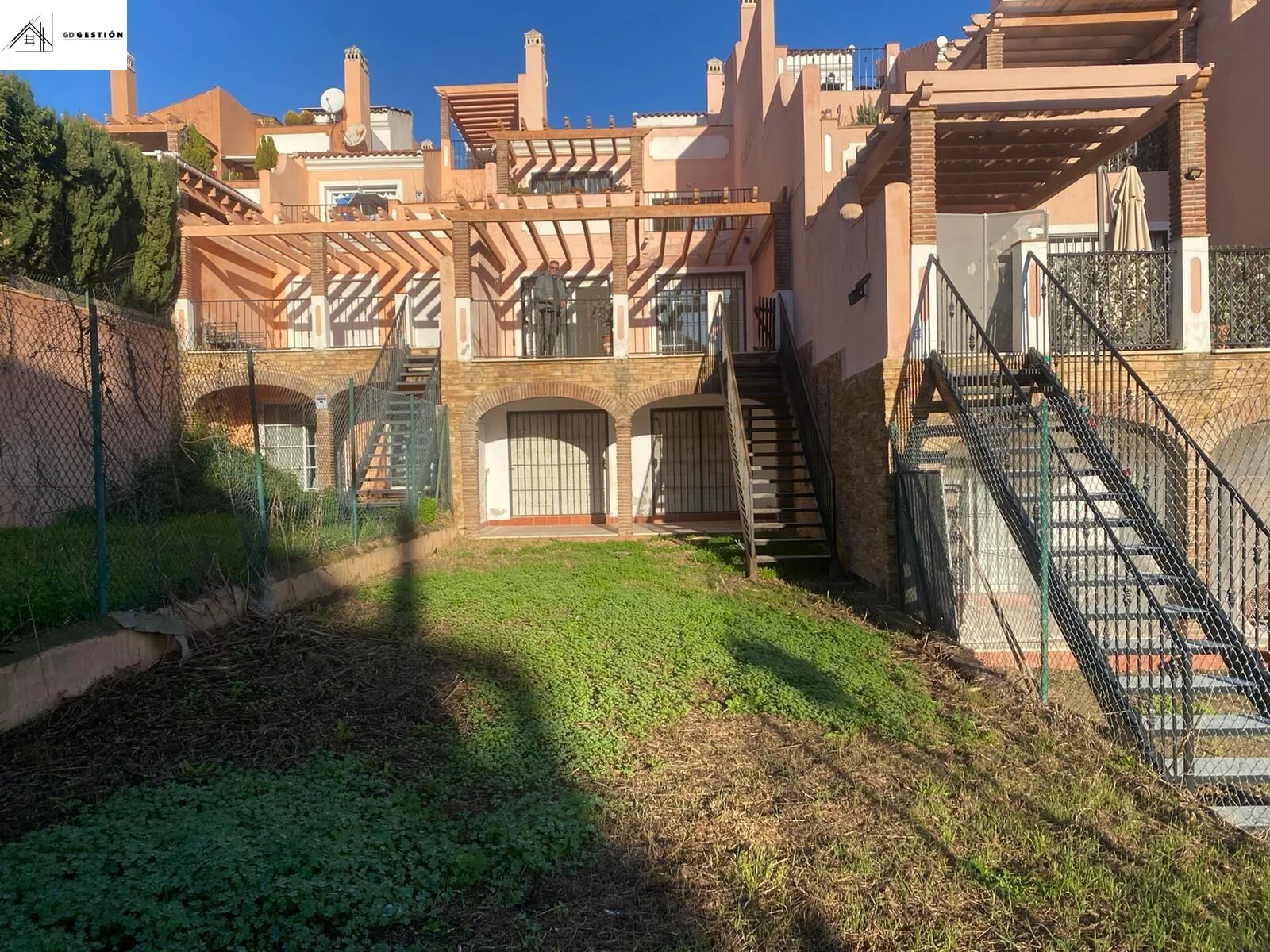 Riviera townhouse, 330 m² with pool
