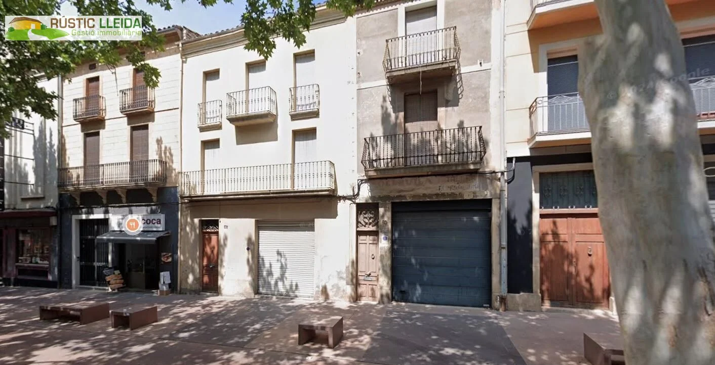 Gran adosado en Tàrrega, nueve dormitorios