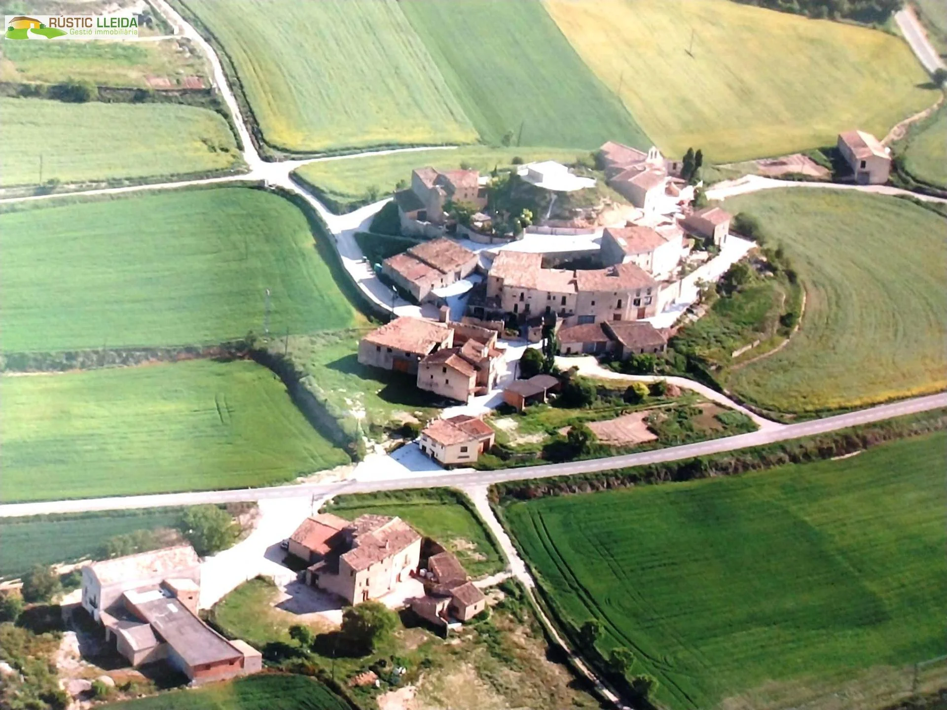 Stone warehouse in Rauric, 353 m² plot