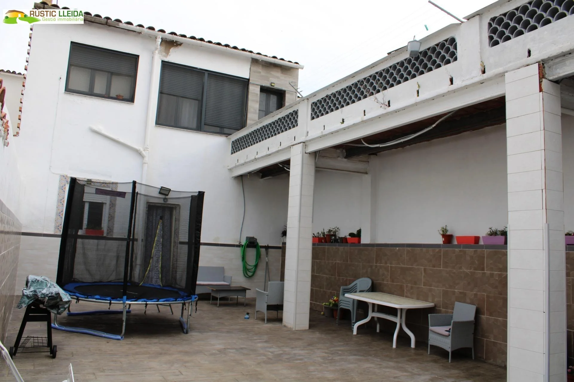 Casa amplia en Ivars d'Urgell con doble acceso