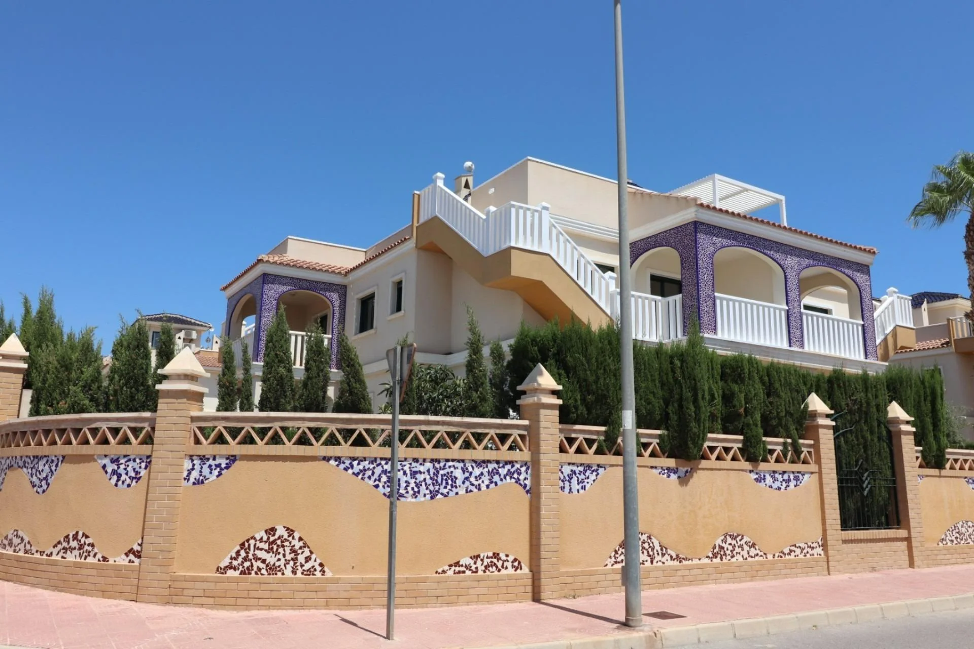 Apartamento esquinero con solárium privado