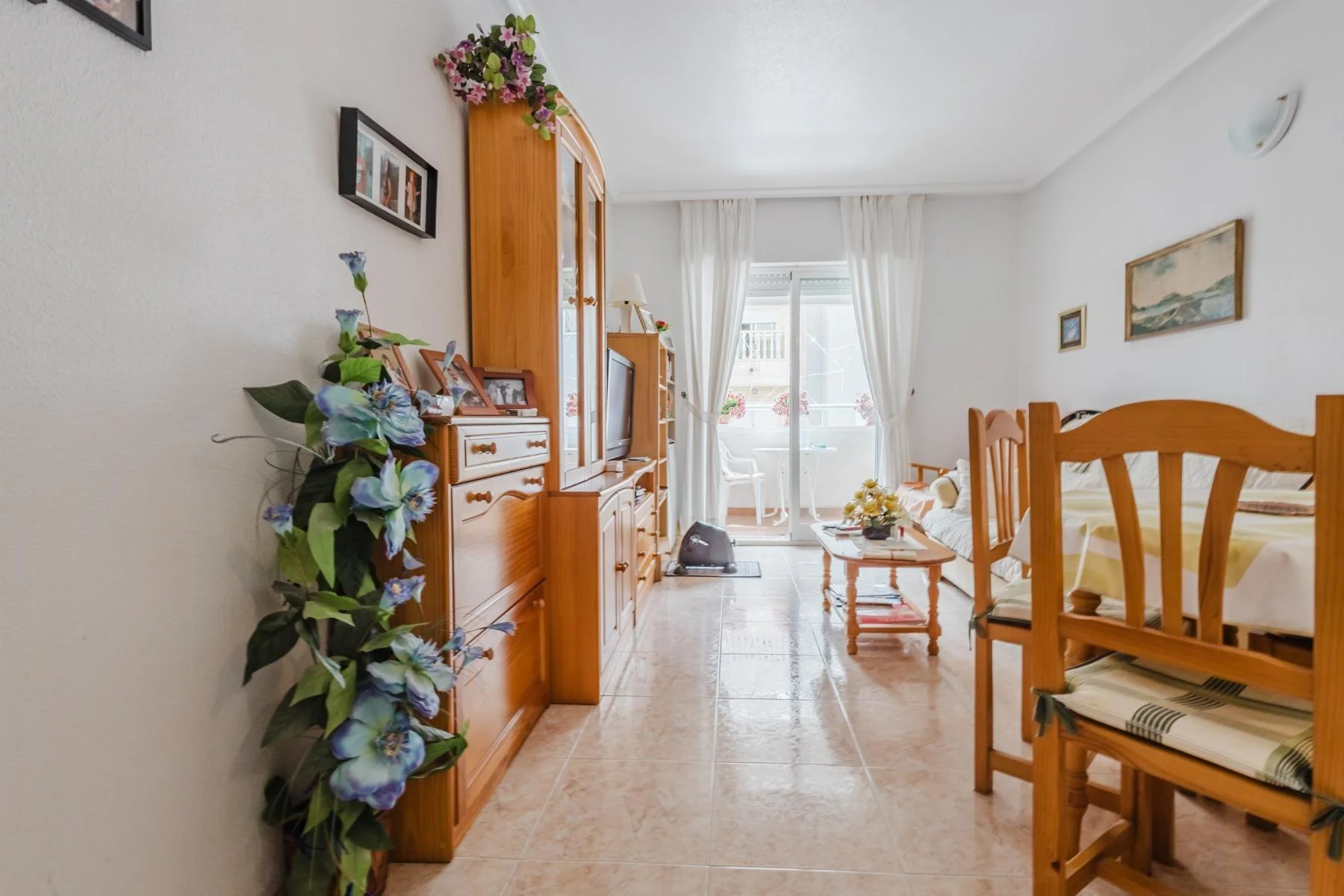 Acequión apartment with communal pool