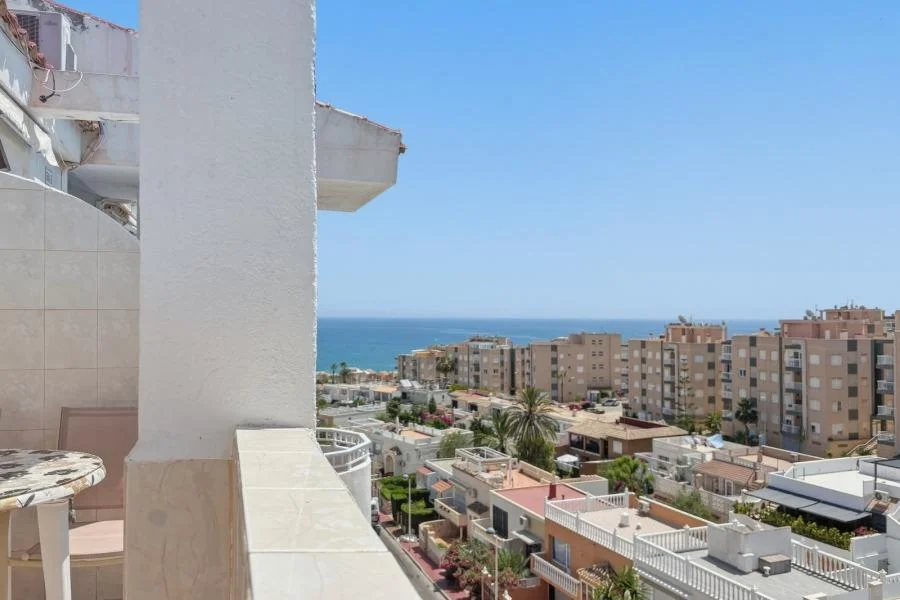 Sea-view Torre La Mata penthouse