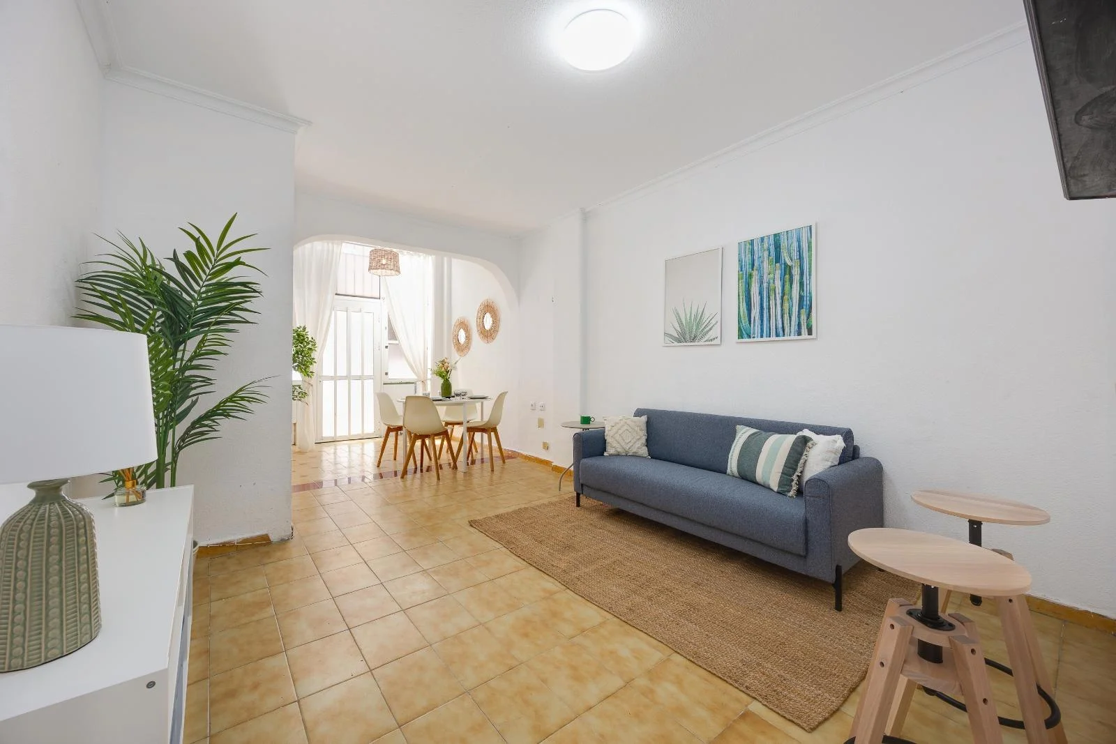 Apartamento reformado en planta baja cerca de la playa