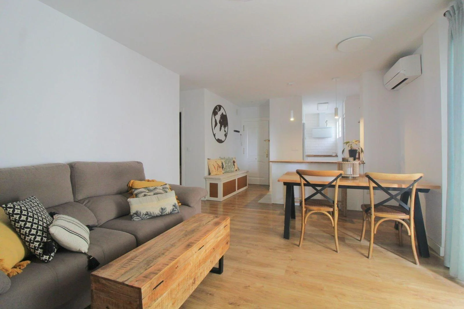 Apartamento reformado en La Veleta, tres dormitorios