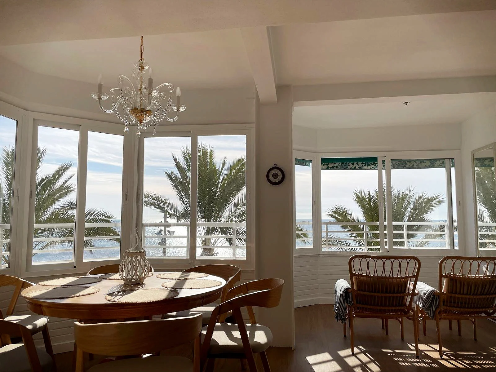 Renovated beachfront apartment, 3 bedrooms