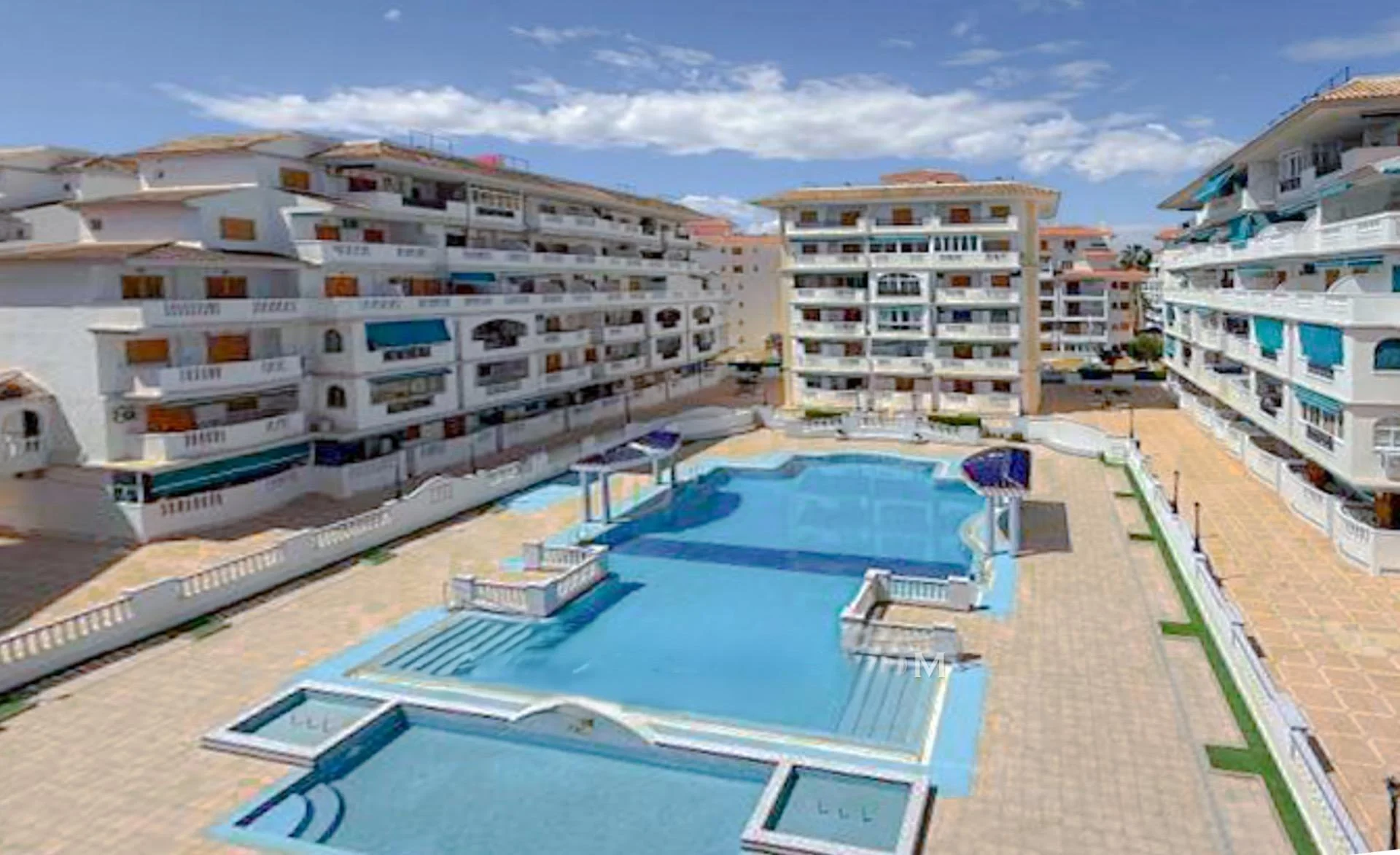 One-bedroom apartment with pool terrace