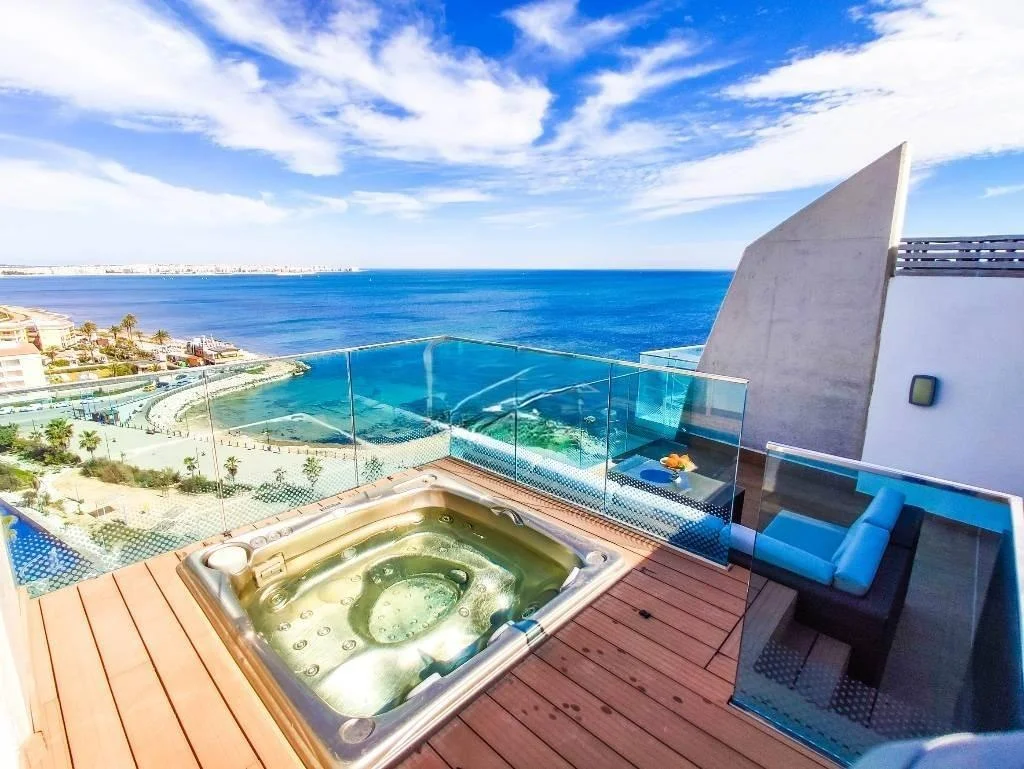 Ático dúplex con vistas al mar y licencia turística