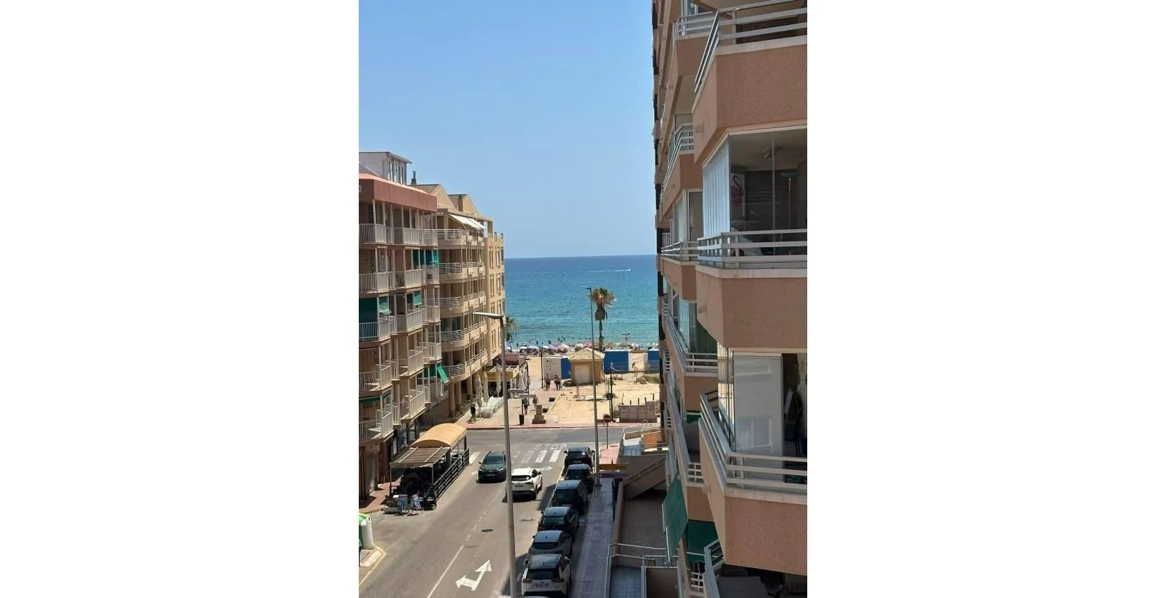 Renovated penthouse near La Mata beach