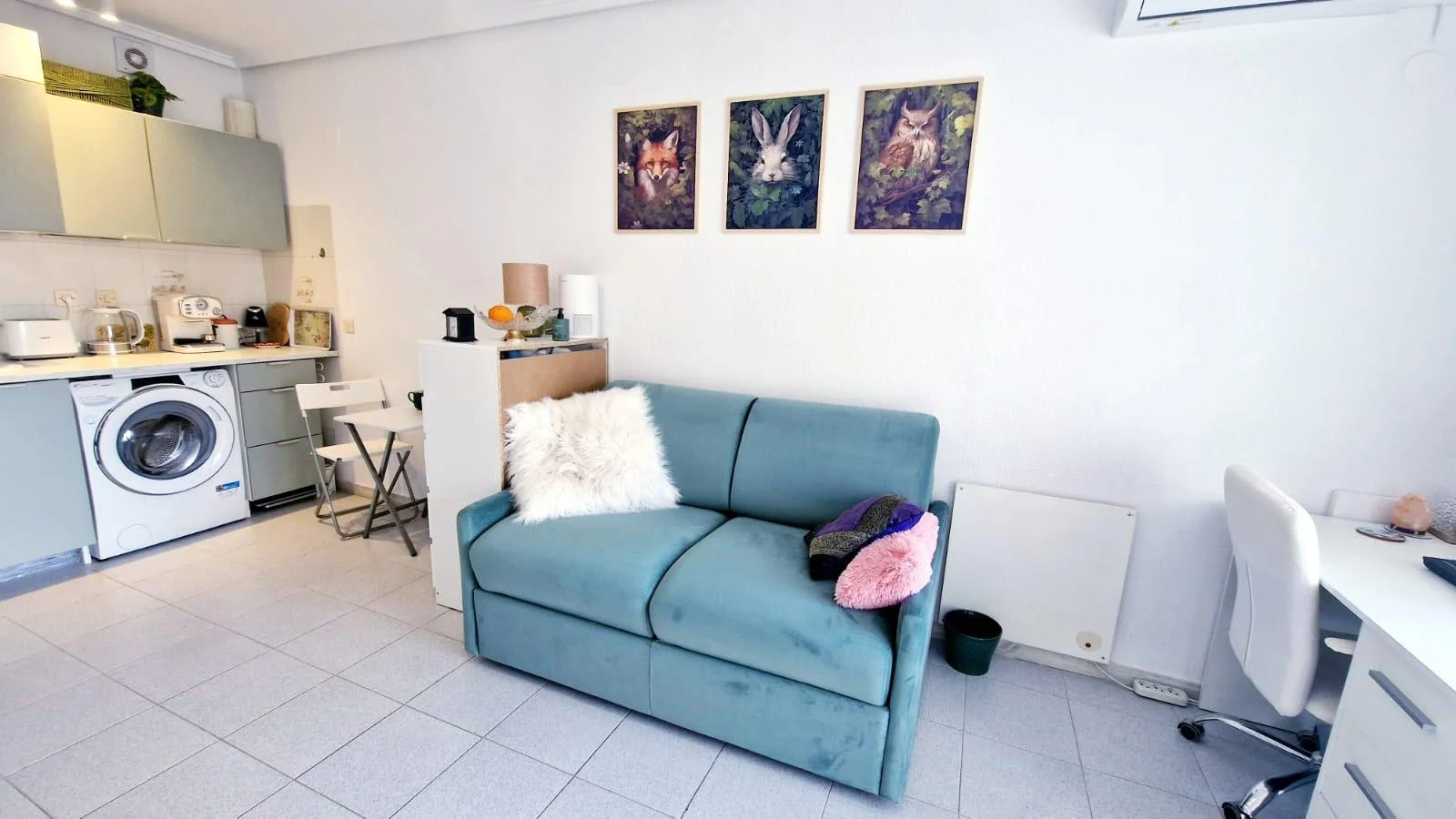 Estudio reformado en Torrevieja con terraza