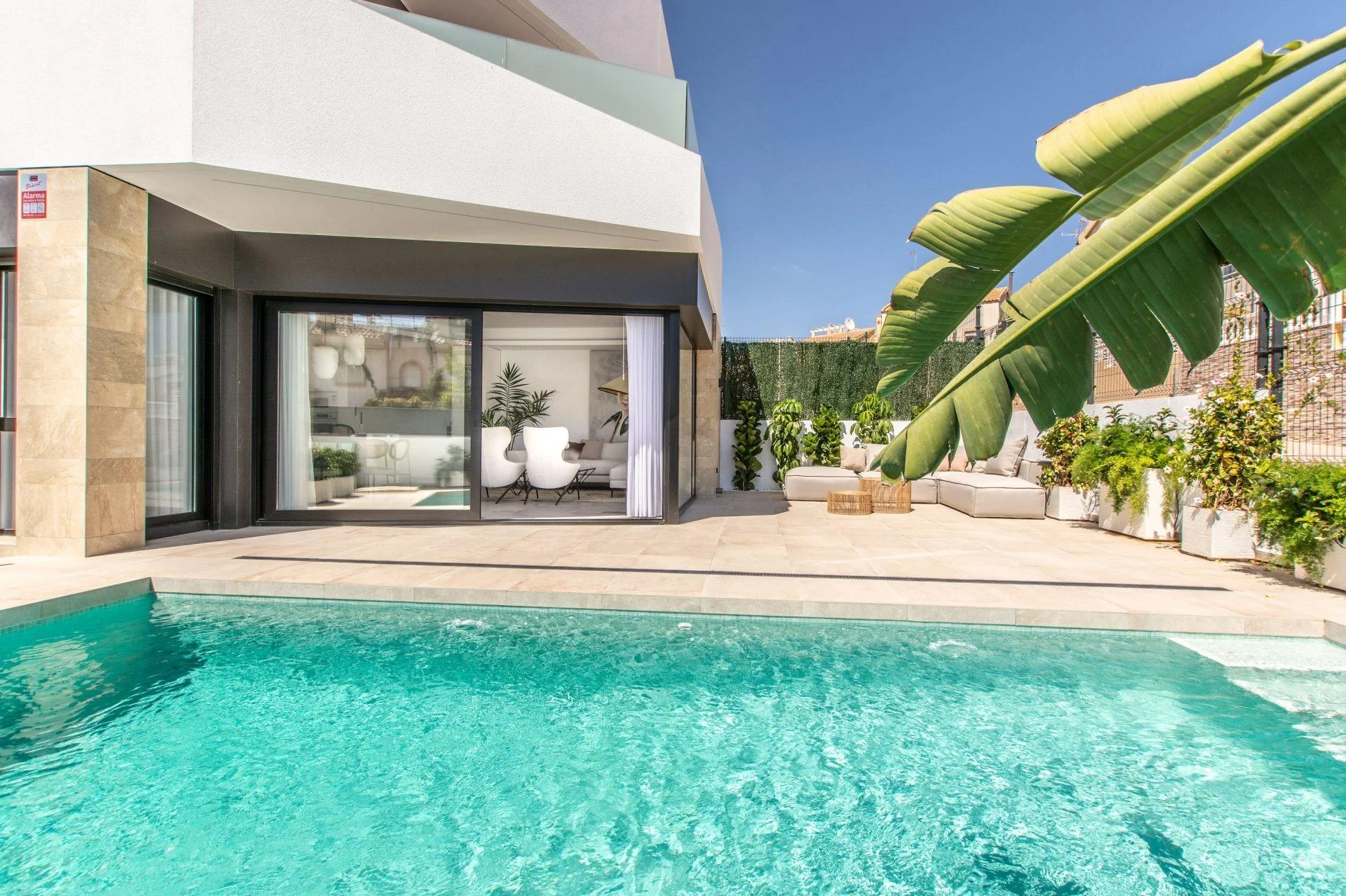 New villa in Los Altos, 3 bedrooms