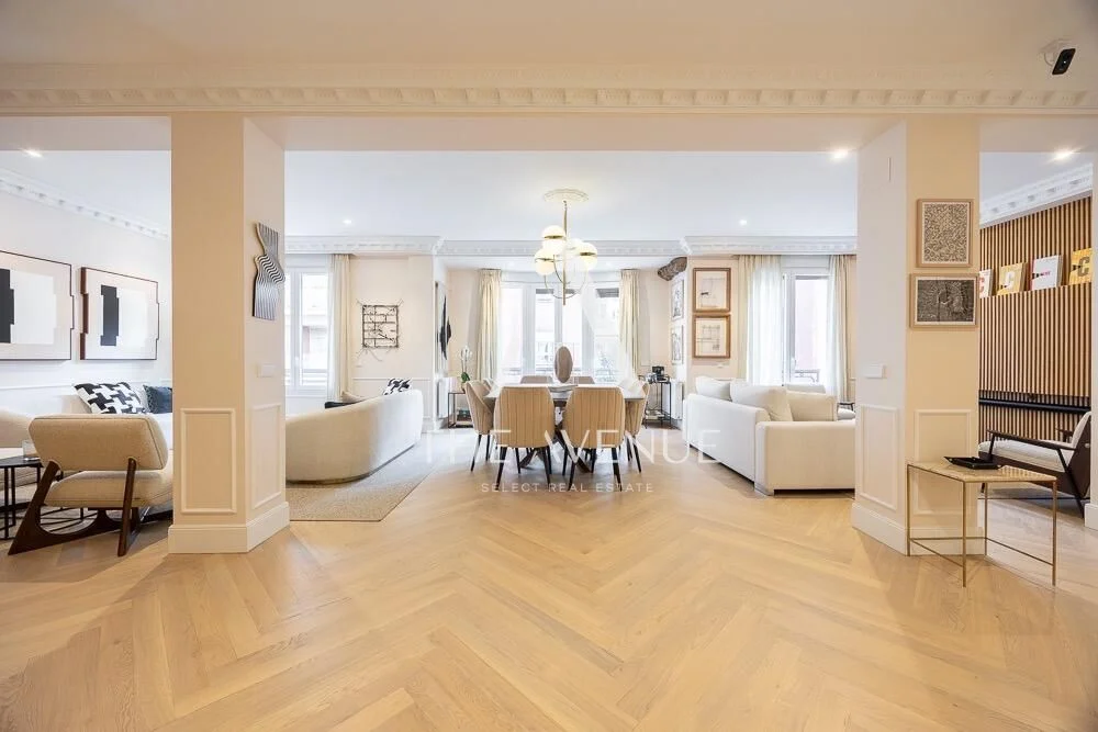 Salamanca flat with four ensuite bedrooms