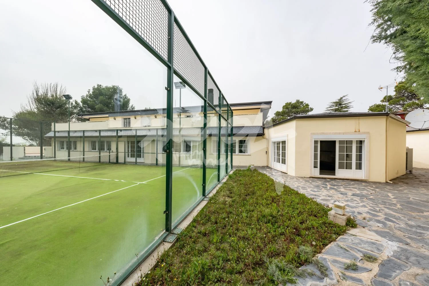 Chalet de lujo en Las Lomas, 1.353 m²