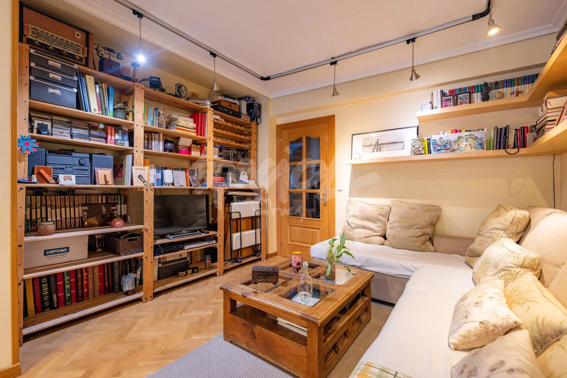 Reform-ready exterior flat, 4 bedrooms
