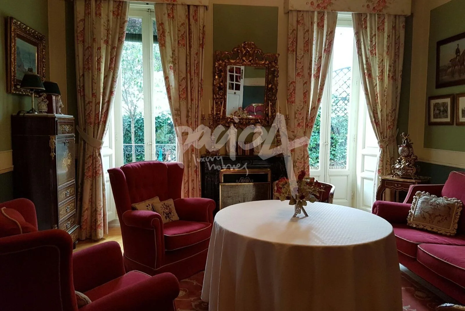 Historic palace in El Pardo, 14 rooms