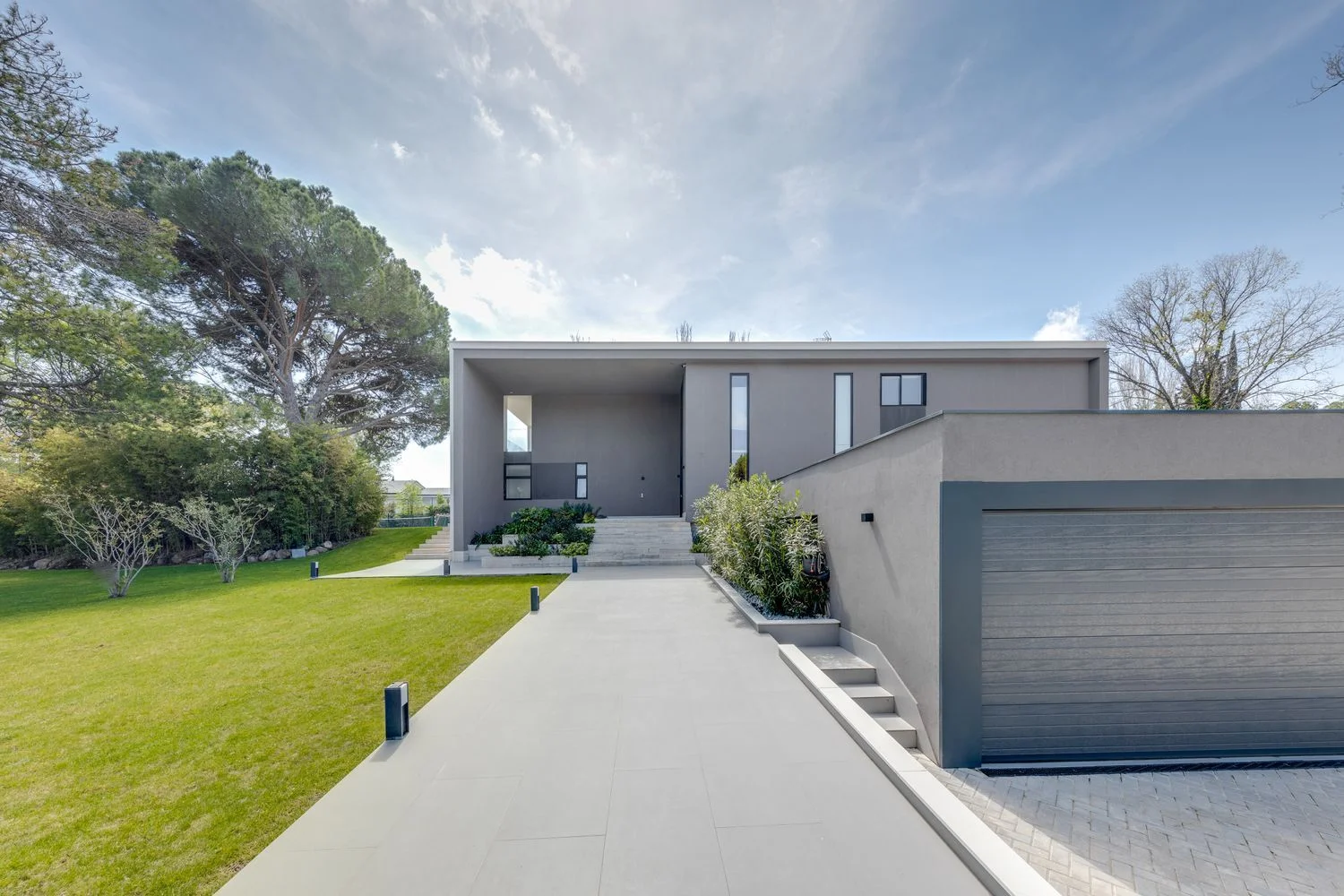 Luxury six-bedroom house in Somosaguas