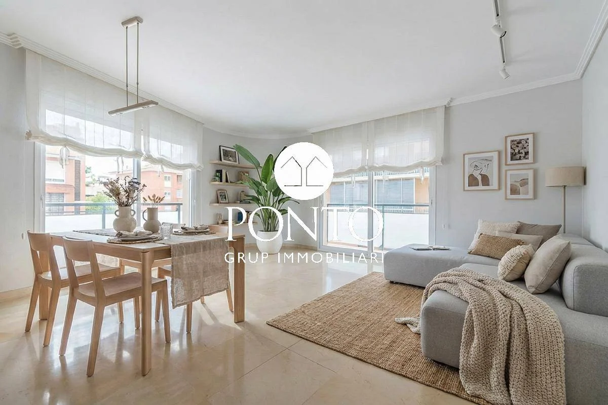 Central Vilanova flat with four bedrooms