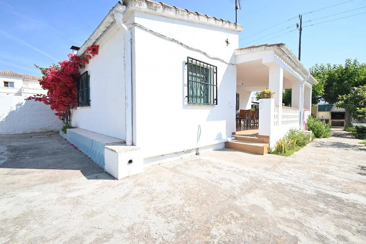 Casa rústica con piscina cerca de Vilanova