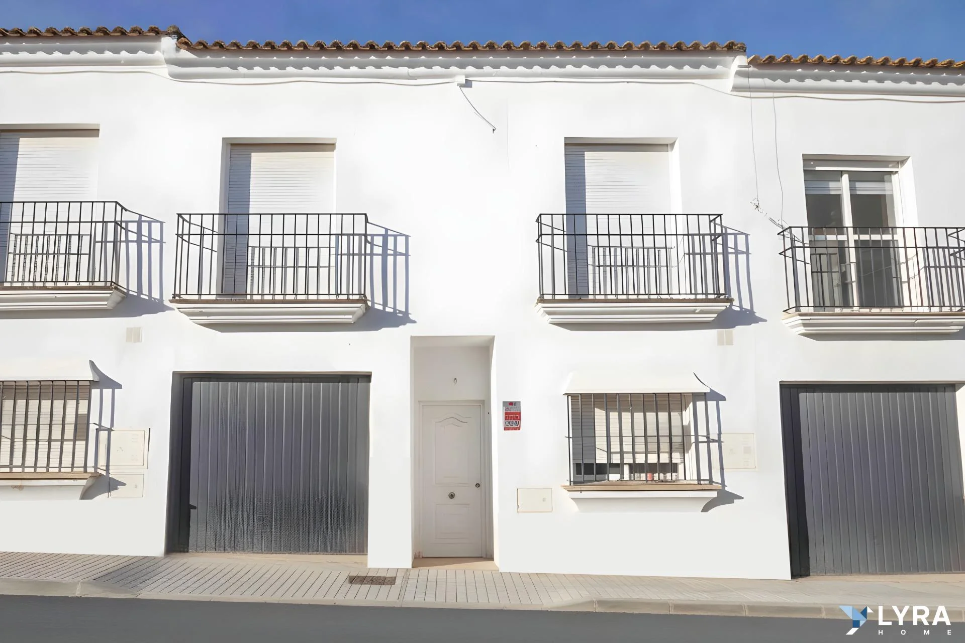New townhouse near centre, three bedrooms