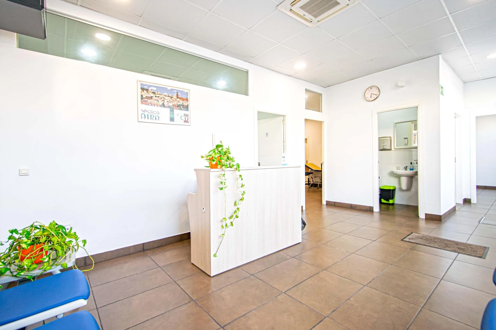 Reformed commercial unit with three offices
