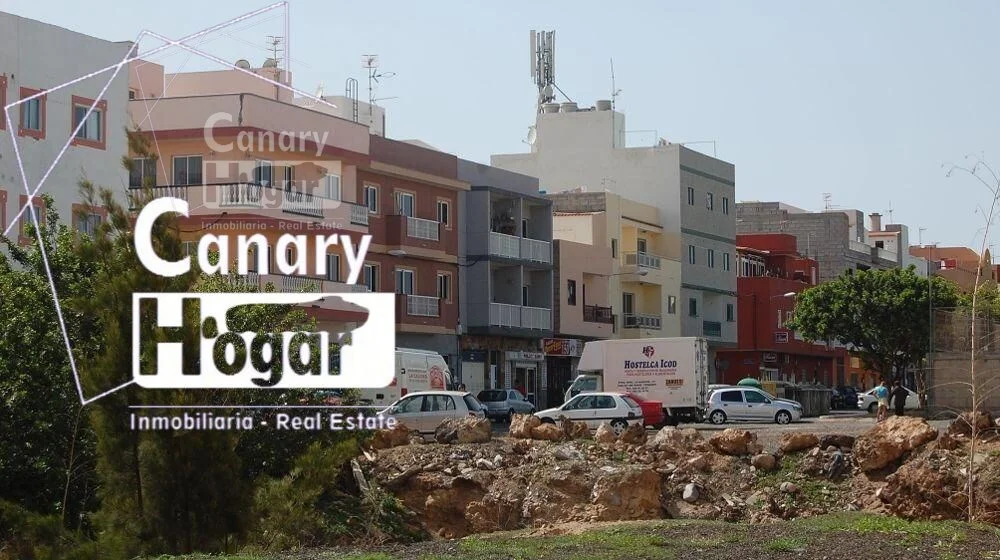 Tenanted six-unit building in El Fraile